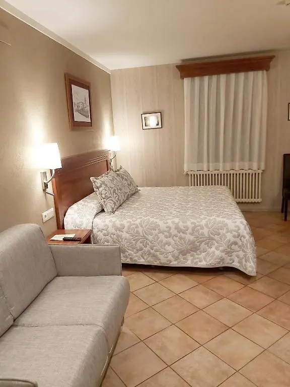 Hotel Hotel-Restaurante La Quadra Maçanet de Cabrenys