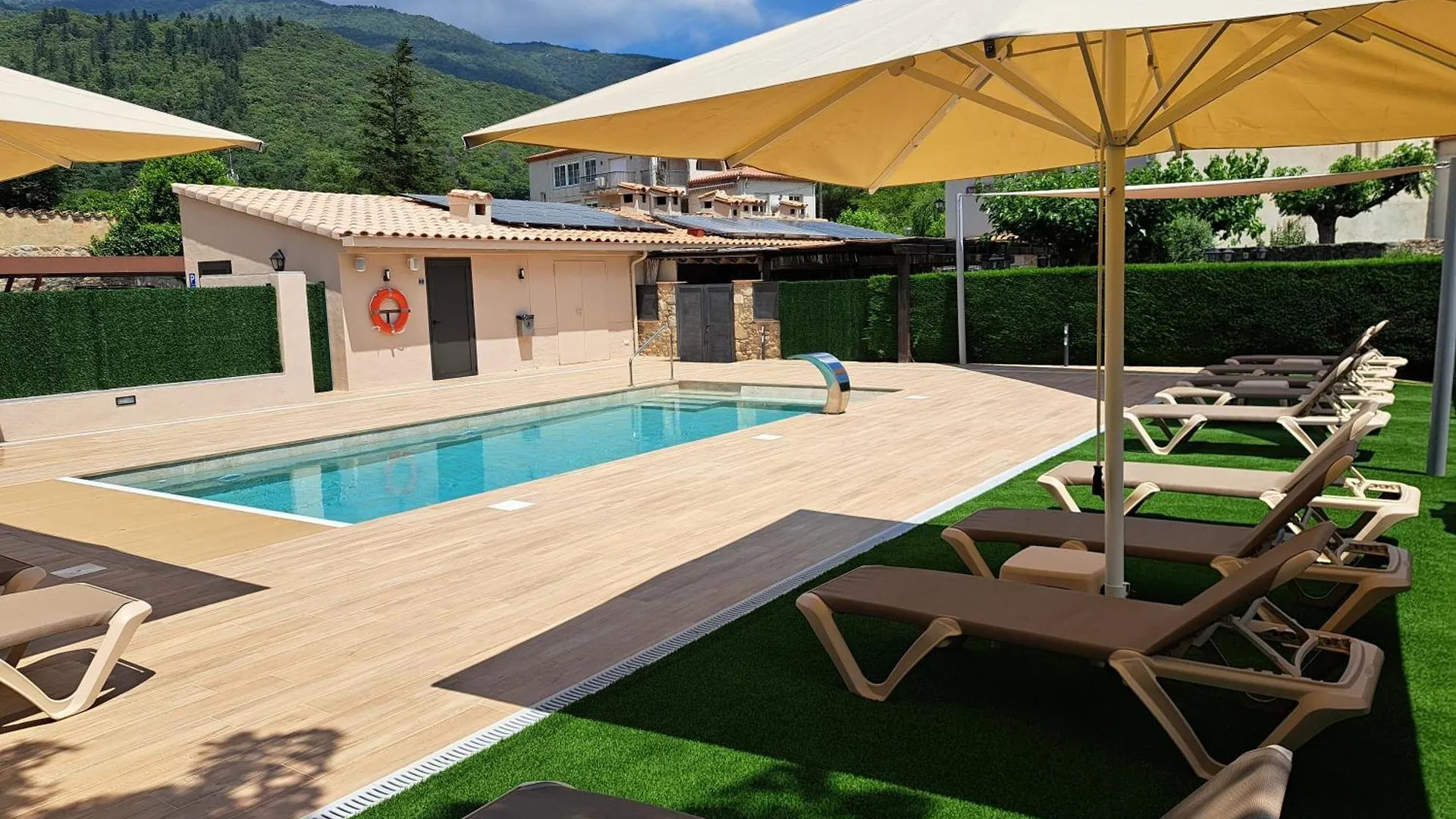 Hotel-Restaurante La Quadra Maçanet de Cabrenys Spagna