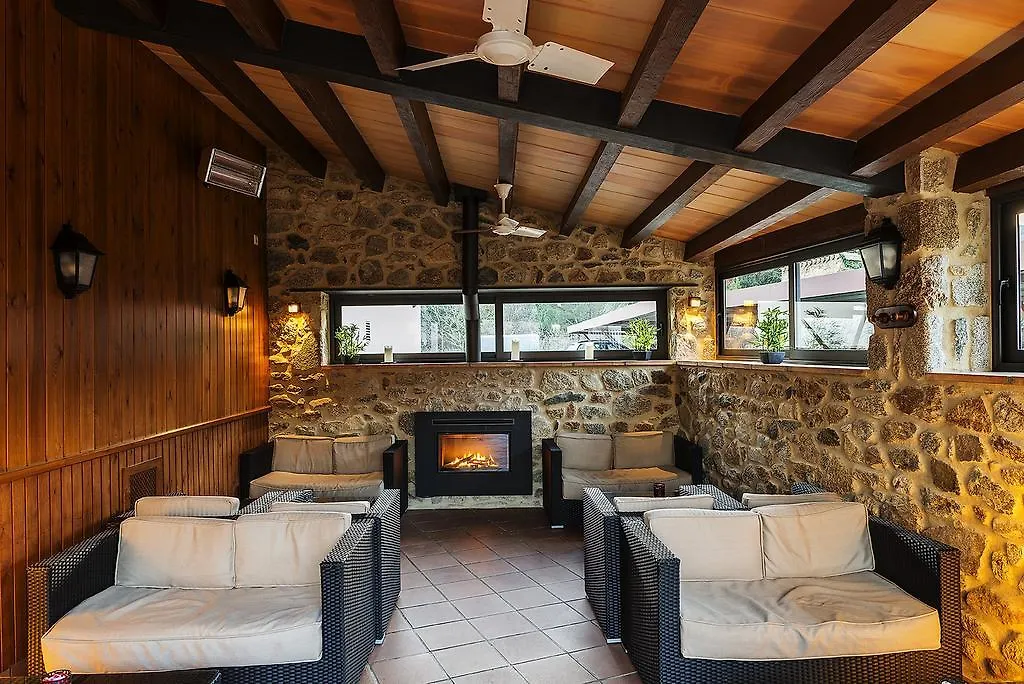 Hotel-Restaurante La Quadra Maçanet de Cabrenys 3*,